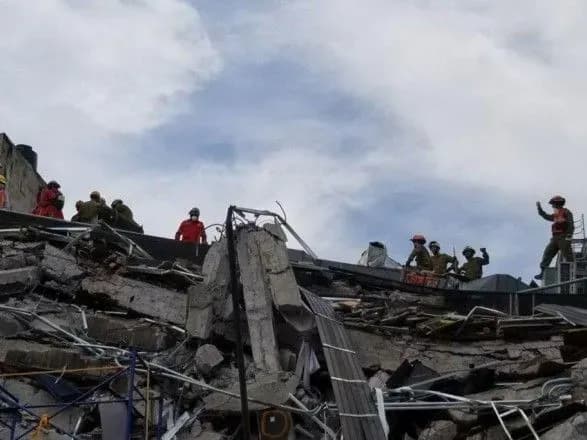 v-gretsiyi-stavsya-potuzhniy-zemletrus