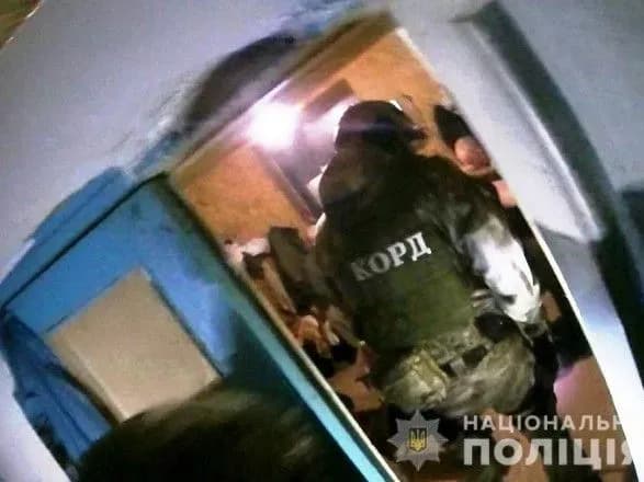 na-vinnichchini-zatrimali-podruzhnyu-paru-za-nezakonne-utrimannya-7-osib-u-trudovomu-rabstvi