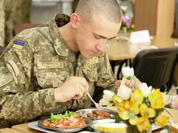 sud-rozblokuvav-perekhid-armiyi-na-novu-sistemu-kharchuvannya