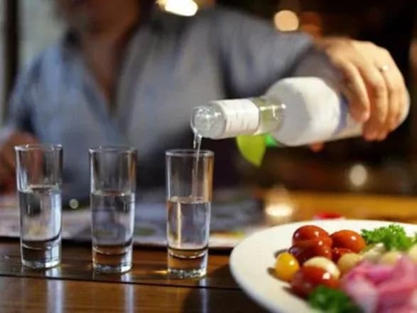 ekspert-pro-top-3-oznaki-palenoyi-gorilki-plastikova-tara-prodazh-v-nalivaytsi-ta-vidsutnist-aktsiznoyi-marki