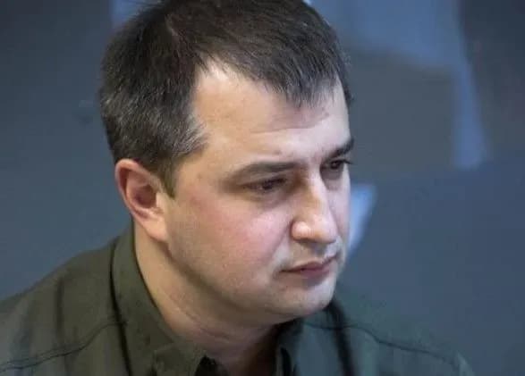 oask-zobovyazav-genprokuraturu-viplatiti-kuliku-ponad-1-mln-grn-zarplati