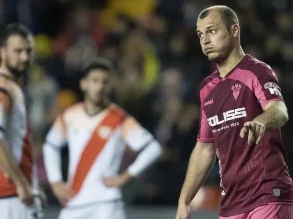 fani-rayo-valyekano-atakuvali-avto-ta-obizvali-prezidenta-klubu-cherez-pidtrimku-zozuli