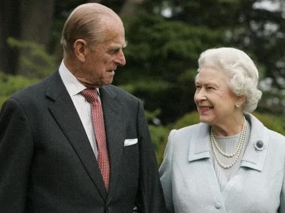 cholovika-yelizaveti-ii-gospitalizuvali-1