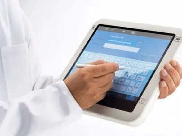 uryad-planuye-vidkriti-elektronni-likarnyani-z-kvitnya-nastupnogo-roku