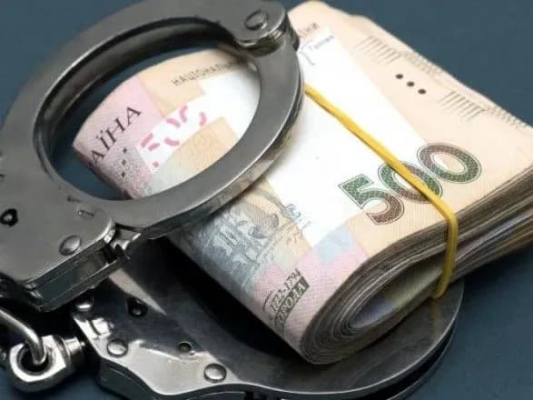 posadovtsyam-oschadbanku-povidomili-pro-pidozru-u-privlasnenni-2-2-mln-grn