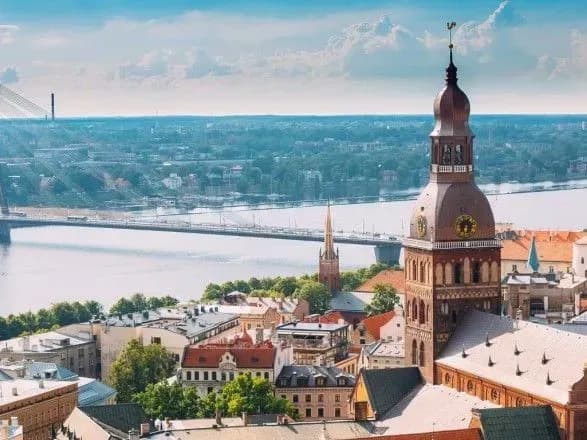 u-ryadi-mist-latviyi-znyali-zaboronu-na-alkogol-v-gromadskikh-mistsyakh