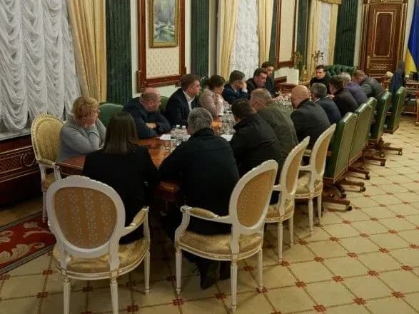 pid-golovuvannyam-prezidenta-rozpochalasya-narada-schodo-katastrofi-litaka-mau