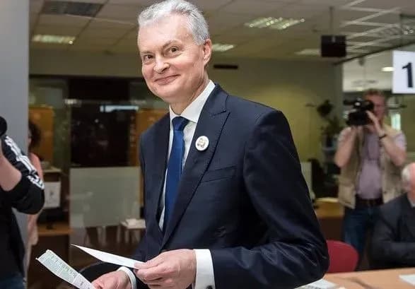 prezident-litvi-visloviv-slova-pidtrimki-ukrayini-u-den-zakhisnikiv-svobodi