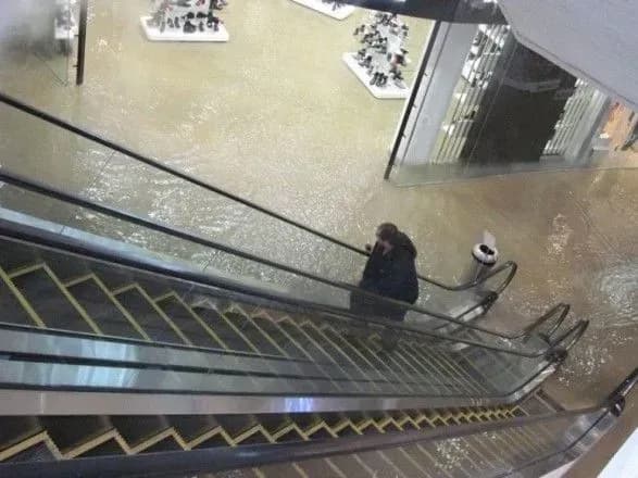 poriv-trubi-bilya-ocean-plaza-vidkrite-provadzhennya-perekvalifikovano-za-inshoyu-statteyu