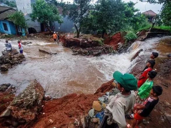 dva-ostrovi-v-indoneziyi-povnistyu-pishli-pid-vodu-cherez-pidvischennya-rivnya-morya