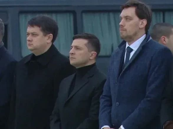 zelenskiy-razom-z-goncharukom-ta-razumkoim-pribuv-u-borispil