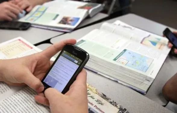 osvitniy-ombudsmen-vvazhaye-nepotribnim-zakonoproekt-pro-zaboronu-gadzhetiv-na-urokakh