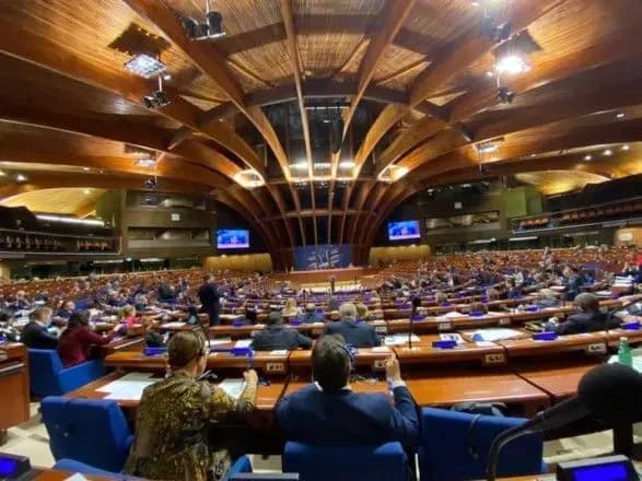 parye-zatverdila-povnovazhennya-rosiyskoyi-delegatsiyi-reaktsiya-ukrayini