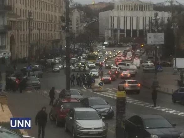 na-grushevskogo-u-stolitsi-cherez-aktsiyu-obmezhili-rukh