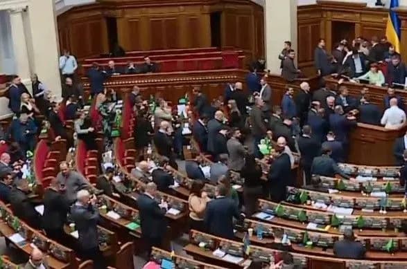 nardepi-ne-pidtrimali-postanovu-pro-skasuvannya-ukhvalenogo-zakonu-pro-deofshorizatsiyu