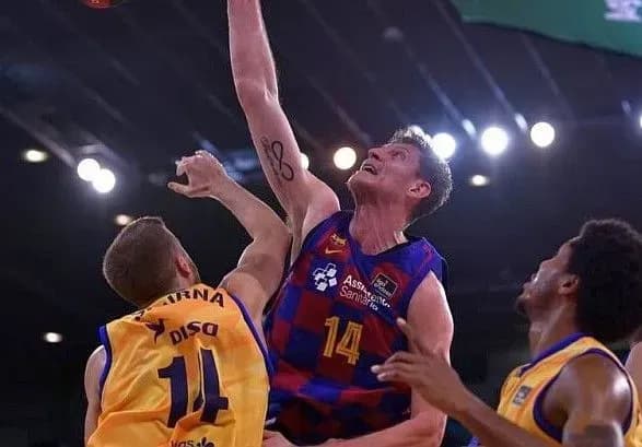 ukrayinskiy-tsentroviy-dopomig-barseloni-prodovzhiti-peremozhnu-seriyu-v-chempionati-ispaniyi