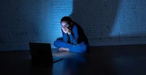 v-interneti-37-koristuvachiv-stikalisya-iz-zagrozami-seksualnogo-kharakteru-microsoft