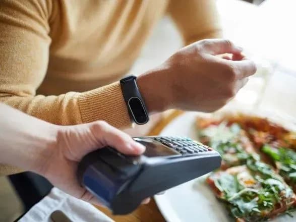 podatkova-rozyasnila-chi-treba-zberigati-cheki-z-platizhnikh-terminaliv