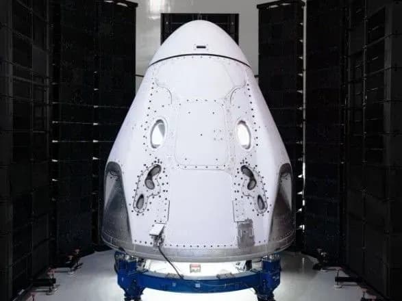 spacex-rozpochinaye-pidgotovku-programi-dlya-kosmichnikh-turistiv