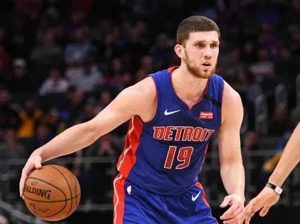 slem-dank-ta-triochkoviy-mikhaylyuka-ne-vryatuvali-detroyt-vid-porazki-u-gri-nba