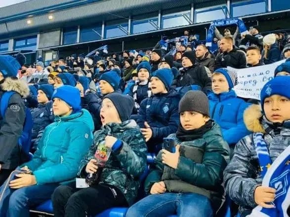 dinamo-vorskla-u-spori-za-ditey-na-stadioni-peremig-onovleniy-reglament-uaf
