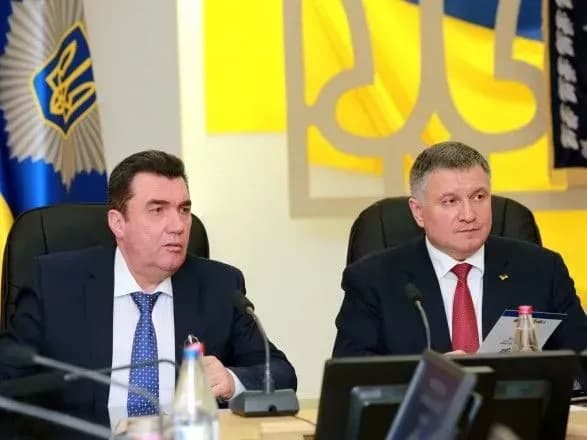 avakov-temperaturu-miryatimut-i-na-liniyi-rozmezhuvannya-z-okupovanim-krimom-ta-donbasom