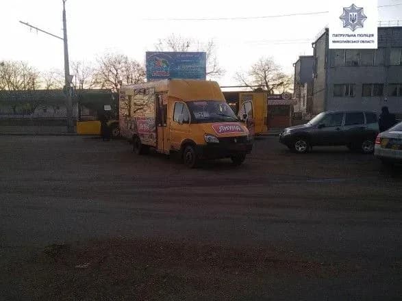 netvereziy-vodiy-marshrutki-u-mikolayevi-vlashtuvav-dtp-z-troleybusom