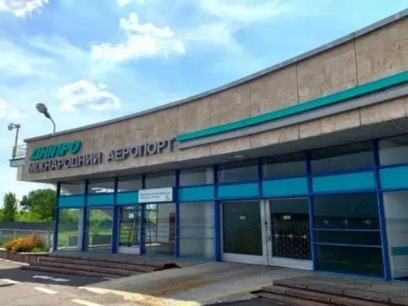 u-dnipri-aeroport-vidnoviv-robotu-pislya-viluchennya-boyepripasiv