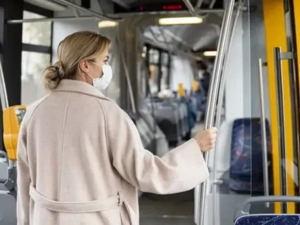 uryad-z-18-bereznya-pripinit-perevezennya-v-mezhakh-ukrayini-ta-u-metro-ta-obmezhit-rukh-gromadskogo-transportu