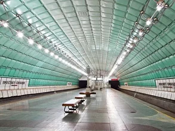 u-dnipri-vveli-karantin-metro-vzhe-pripinilo-svoyu-robotu