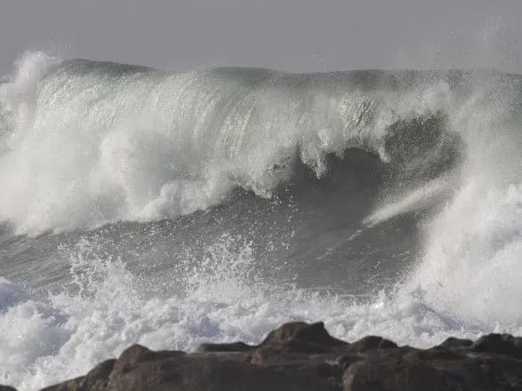 na-kurilakh-provodyat-evakuatsiyu-cherez-potuzhniy-zemletrus-i-zagrozu-tsunami