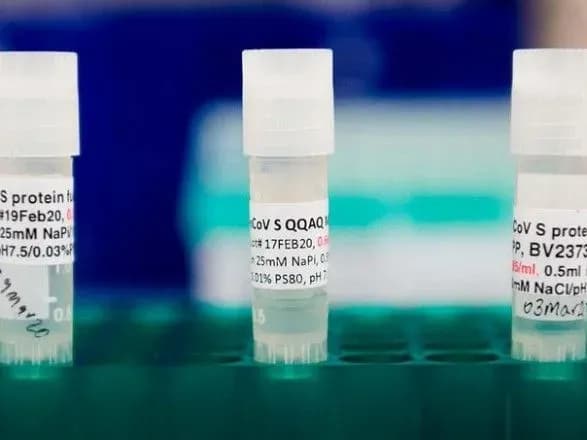 kompaniya-z-ssha-obitsyaye-do-veresnya-pochati-testuvannya-na-lyudyakh-vaktsini-vid-koronavirusu