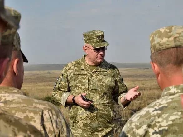 golovnokomanduvach-zsu-anonsuvav-skorochennya-17-generalskikh-posad