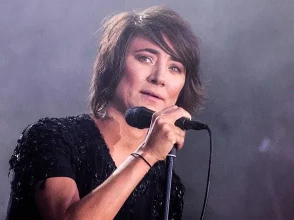 rosiyska-spivachka-zemfira-pislya-pivtorarichnoyi-perervi-prezentuvala-pisnyu-pro-krim