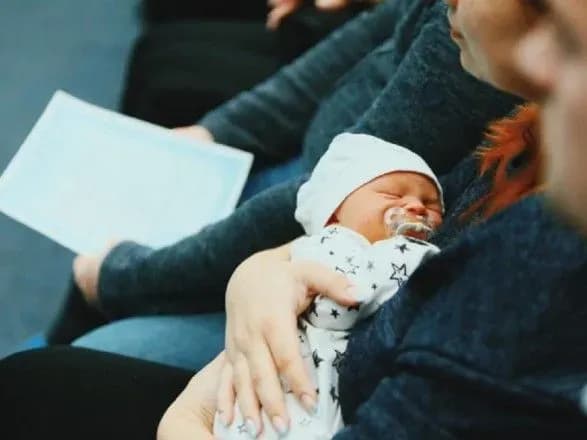 poslugoyu-yemalyatko-skoristalisya-blizko-2-5-tis-batkiv