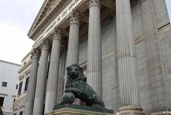 ispantsi-zapidozrili-vladu-v-sprobi-obmezhiti-svobodu-slova-pid-chas-karantinu