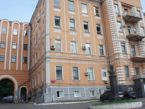 v-oleksandrivskiy-likarni-dlya-khvorikh-na-covid-19-pidgotuvali-sche-odin-korpus