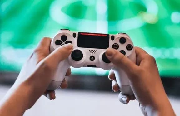 viznachilis-finalisti-kiberfutbolnogo-turniru-za-uchasti-gravtsiv-dinamo