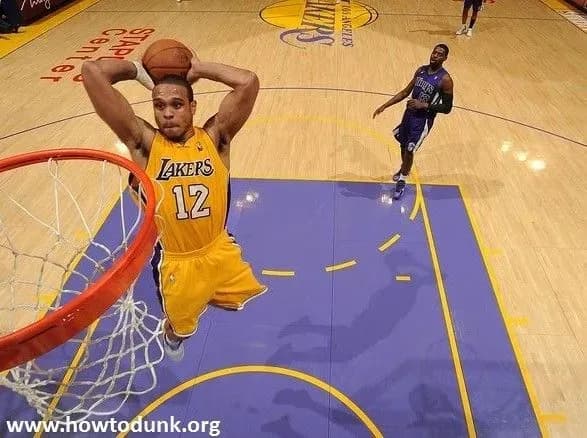 dvokratnogo-chempiona-nba-zaareshtuvali-cherez-strilbu-po-lyudyam