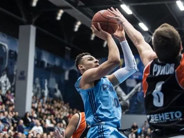 nba-rozglyanula-variant-vidnovlennya-zmagan-zi-stadiyi-pley-off