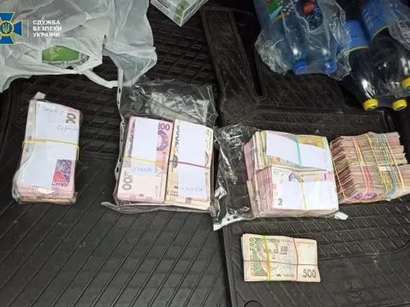 na-rivnenschini-vikrili-deputata-rayradi-na-rozkradanni-byudzhetnikh-koshtiv-pid-chas-remontu-avtodorig