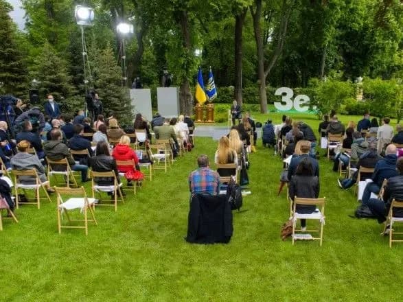 prezident-zayaviv-pro-problemu-z-remontom-dorig-mistsevogo-znachennya