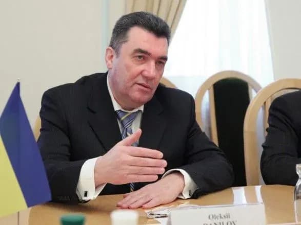 v-ukrayini-maye-buti-stvoreniy-yediniy-tsentr-z-vivchennya-infektsiynikh-khvorob-danilov