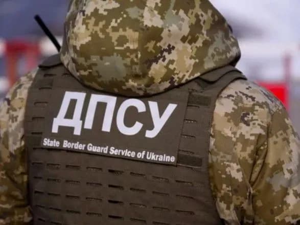 grupu-prikordonnikiv-vikrili-na-perepravtsi-inozemtsiv-cherez-zakritiy-pp-na-karantini