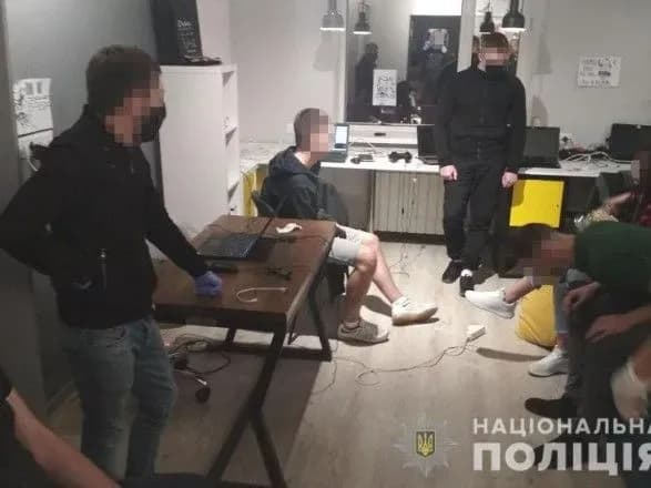 u-zaporizhzhi-vikrili-shakhrayskiy-call-tsentr-z-pributkom-ponad-100-tis-grn-na-tizhden