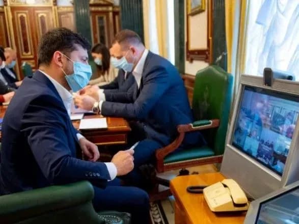 zelenskiy-ukrayini-potribno-bilshe-ekonomichnikh-rishen-pid-chas-vikhodu-z-epidemiyi