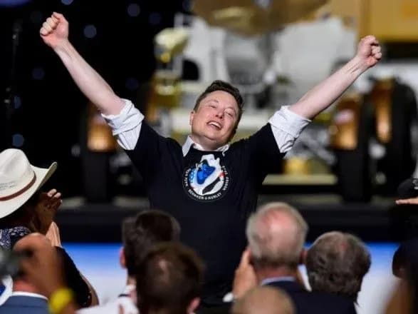 batut-pratsyuye-mask-vidpoviv-na-davnyu-zayavu-golovi-roskosmosu