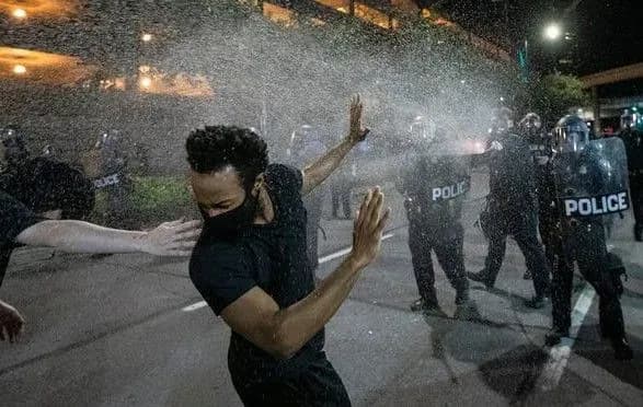 tramp-pro-protesti-v-ssha-tse-akti-vnutrishnogo-terorizmu