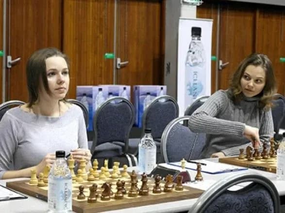 dvoye-ukrayinok-zalishilis-v-top-10-reytingu-fide