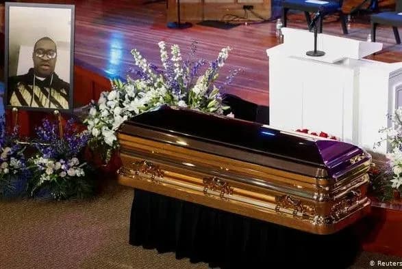 u-minneapolisi-proyshla-tseremoniya-proschannya-z-dzhordzhem-floydom